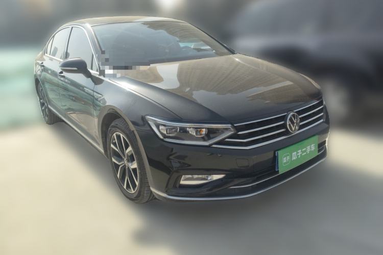 Used Volkswagen Magotan 2020 330TSI DSG Leading Model Front Right 45 Deg