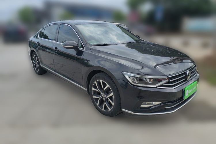 Used Volkswagen Magotan 2020 280TSI DSG Leading Edition Front Right 45 Deg