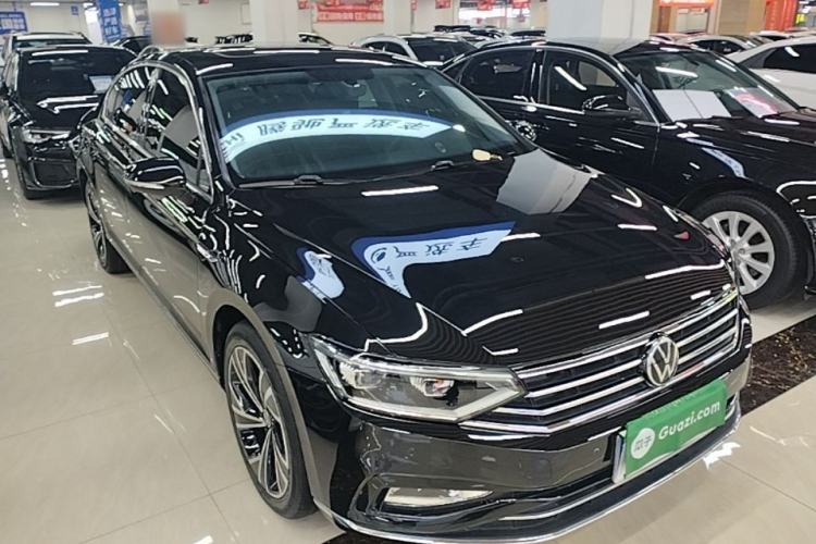 Used Volkswagen Magotan 2020 330TSI DSG Luxury Edition Front Right 45 Deg
