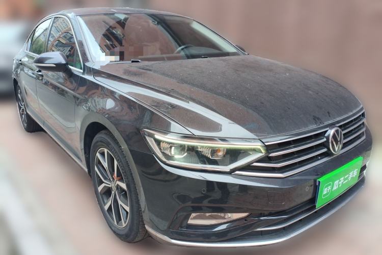 Used Volkswagen Magotan 2020 330TSI DSG Leading Model Front Right 45 Deg