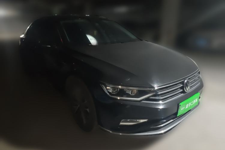 Used Volkswagen Magotan 2020 330TSI DSG Luxury Edition Front Right 45 Deg