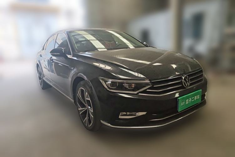 Used Volkswagen Magotan 2020 330TSI DSG Luxury Edition Front Right 45 Deg