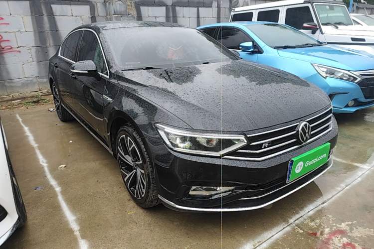 Used Volkswagen Magotan 2020 330TSI DSG Luxury Edition Front Right 45 Deg