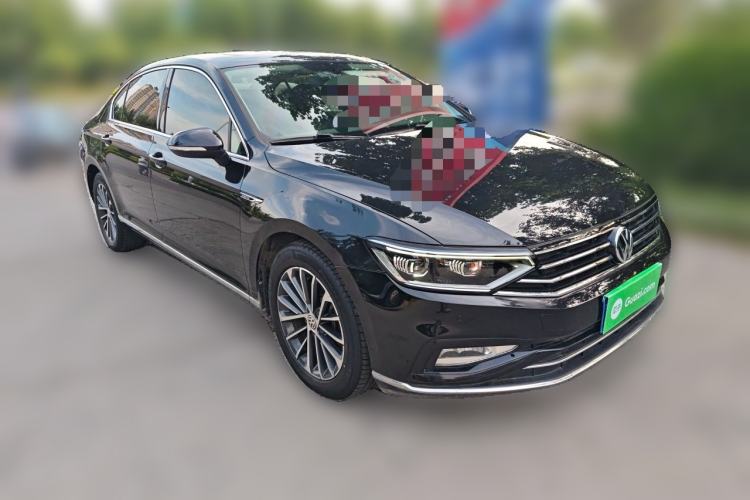 Used Volkswagen Magotan 2020 330TSI DSG Luxury Edition Front Right 45 Deg
