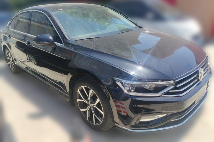 Used Volkswagen Magotan 2020 330TSI DSG Luxury Edition Front Right 45 Deg