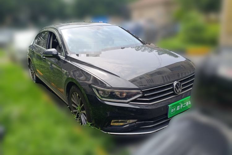 Used Volkswagen Magotan 2020 330TSI DSG Luxury Edition Front Right 45 Deg