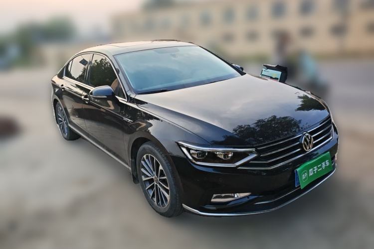 Used Volkswagen Magotan 2020 280TSI DSG Comfort Edition Front Right 45 Deg