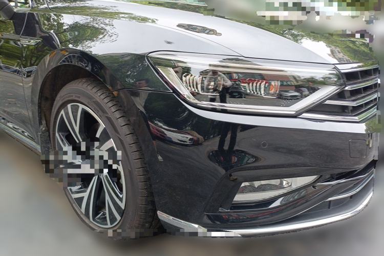 Used Volkswagen Magotan 2020 330TSI DSG Luxury Edition Front Right 45 Deg