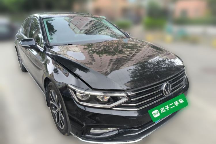 Used Volkswagen Magotan 2020 330TSI DSG Leading Model Front Right 45 Deg