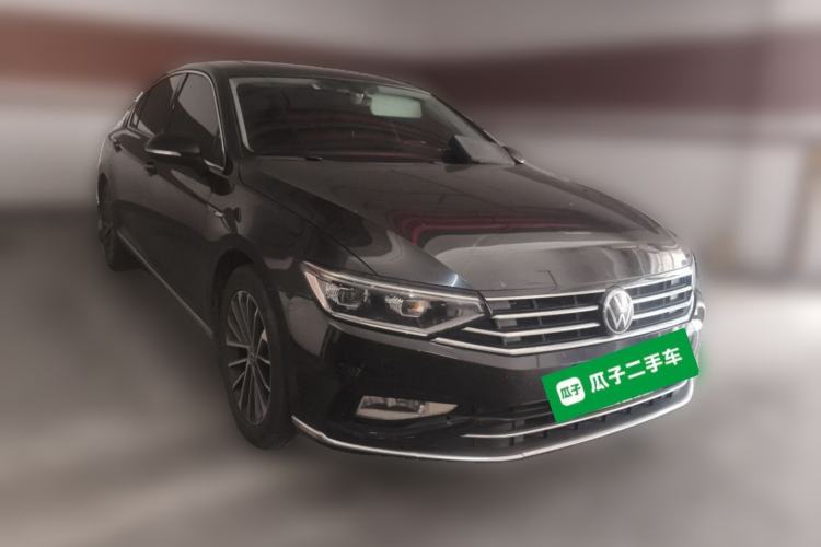 Used Volkswagen Magotan 2020 330TSI DSG Luxury Edition Front Right 45 Deg