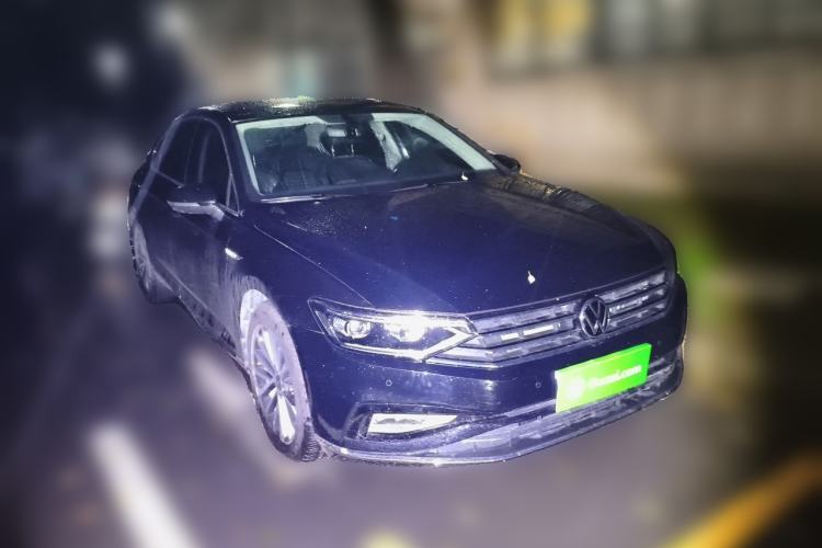 Used Volkswagen Magotan 2020 330TSI DSG Luxury Edition Front Right 45 Deg