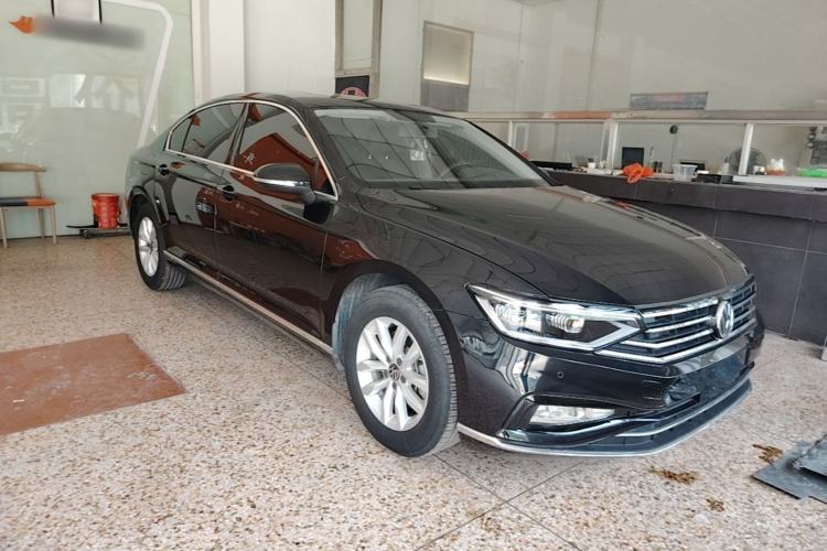 Used Volkswagen Magotan 2020 280TSI DSG Comfort Edition Front Right 45 Deg