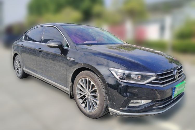 Used Volkswagen Magotan 2020 330TSI DSG Luxury Edition Front Right 45 Deg