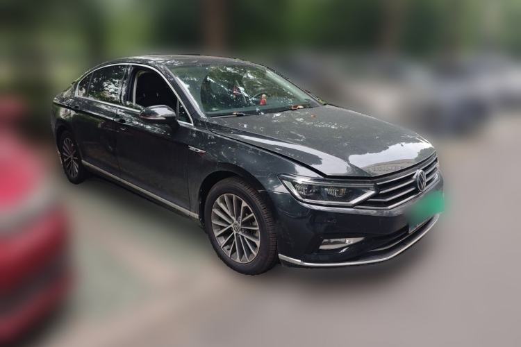 Used Volkswagen Magotan 2020 330TSI DSG Luxury Edition Front Right 45 Deg