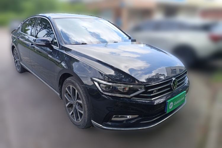 Used Volkswagen Magotan 2020 330TSI DSG Leading Model Front Right 45 Deg