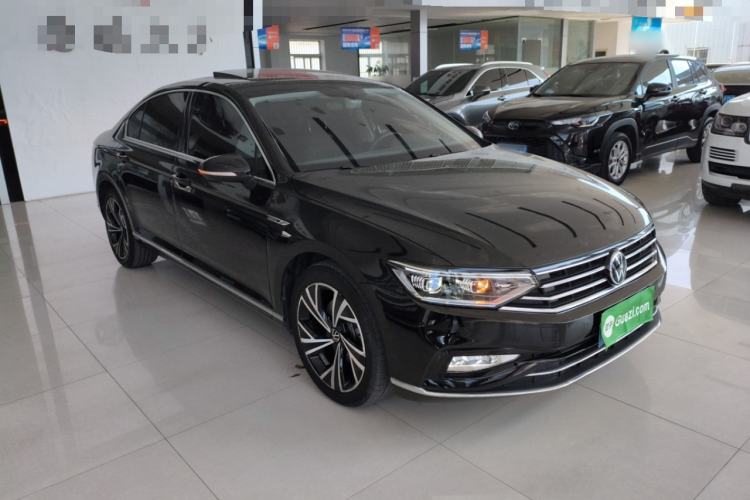 Used Volkswagen Magotan 2020 330TSI DSG Luxury Edition Front Right 45 Deg