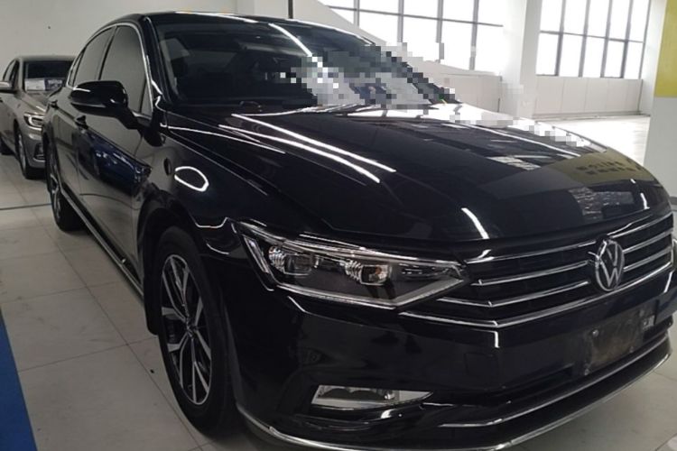 Used Volkswagen Magotan 2020 330TSI DSG Leading Model Front Right 45 Deg