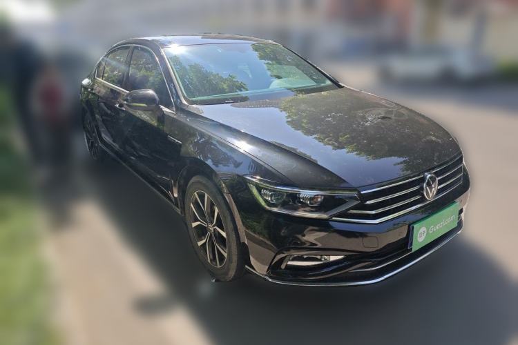 Used Volkswagen Magotan 2020 330TSI DSG Luxury Edition Front Right 45 Deg