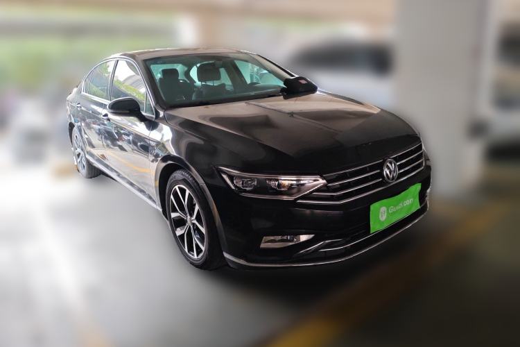Used Volkswagen Magotan 2020 330TSI DSG Leading Model Front Right 45 Deg
