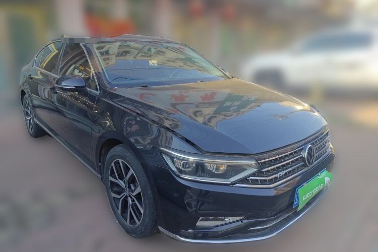 Used Volkswagen Magotan 2020 330TSI DSG Leading Model Front Right 45 Deg