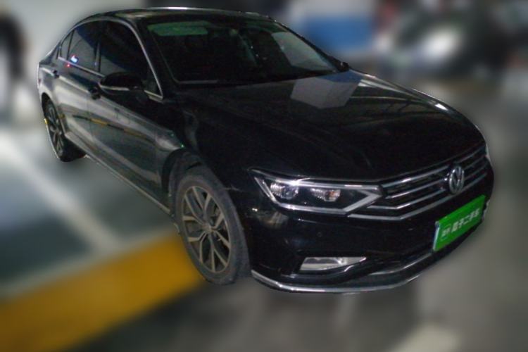 Used Volkswagen Magotan 2020 330TSI DSG Leading Model Front Right 45 Deg