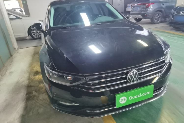 Used Volkswagen Magotan 2020 330TSI DSG Leading Model Front Right 45 Deg