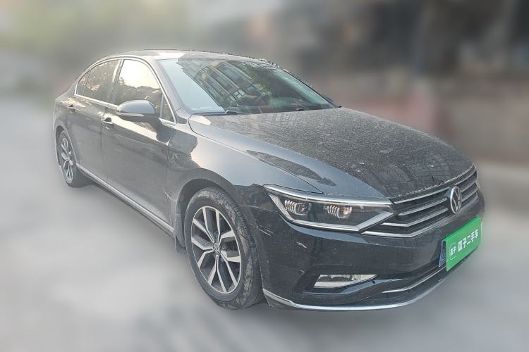 Used Volkswagen Magotan 2020 280TSI DSG Leading Edition Front Right 45 Deg