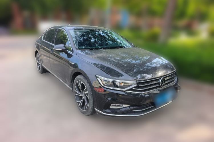 Used Volkswagen Magotan 2020 330TSI DSG Luxury Edition Front Right 45 Deg