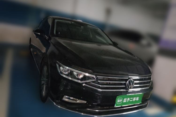 Used Volkswagen Magotan 2020 330TSI DSG Luxury Edition Front Right 45 Deg