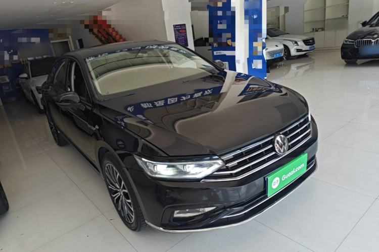 Used Volkswagen Magotan 2020 330TSI DSG Luxury Edition Front Right 45 Deg