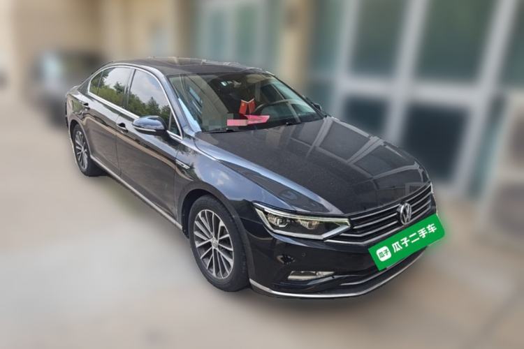 Used Volkswagen Magotan 2020 330TSI DSG Luxury Edition Front Right 45 Deg