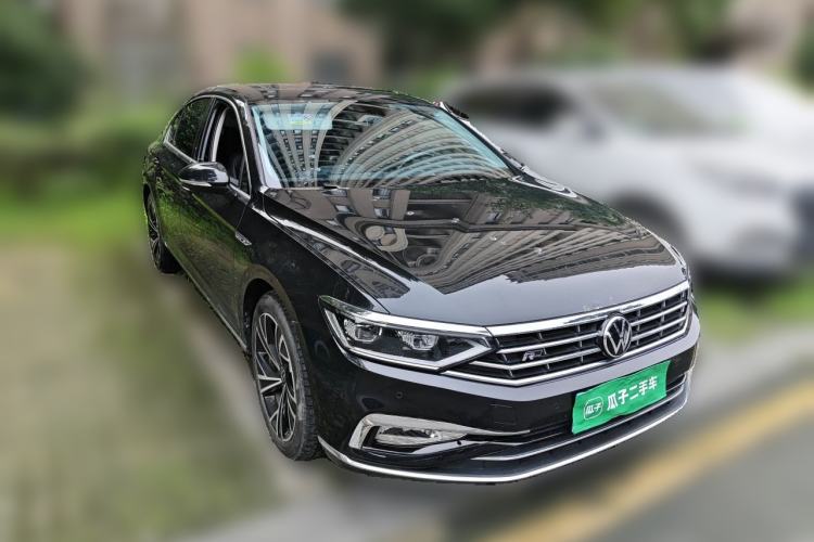 Used Volkswagen Magotan 2020 330TSI DSG Luxury Edition Front Right 45 Deg