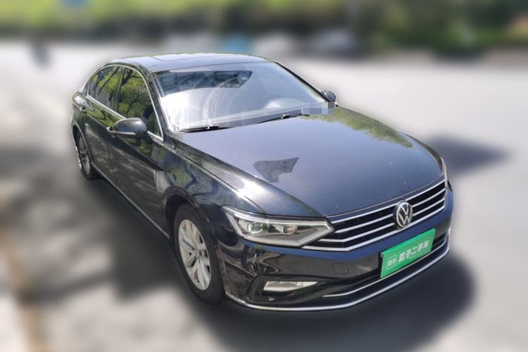 Used Volkswagen Magotan 2020 280TSI DSG Comfort Edition Front Right 45 Deg