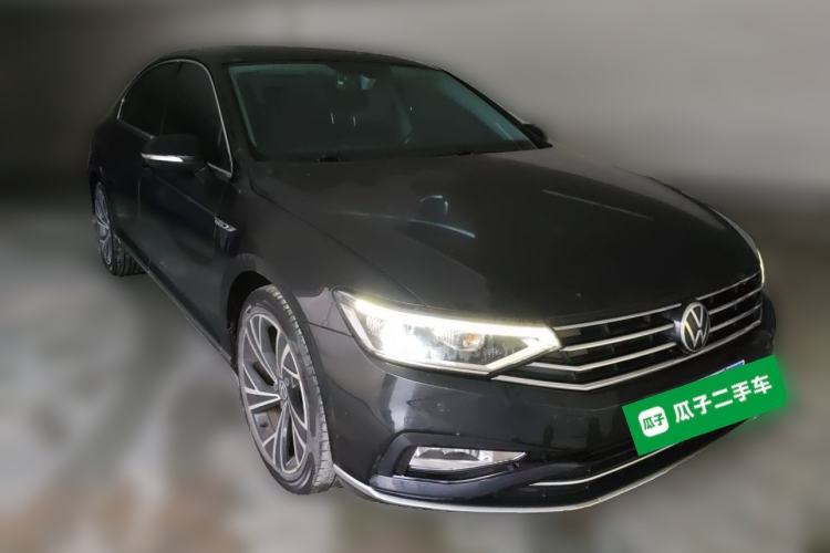 Used Volkswagen Magotan 2020 330TSI DSG Luxury Edition Front Right 45 Deg