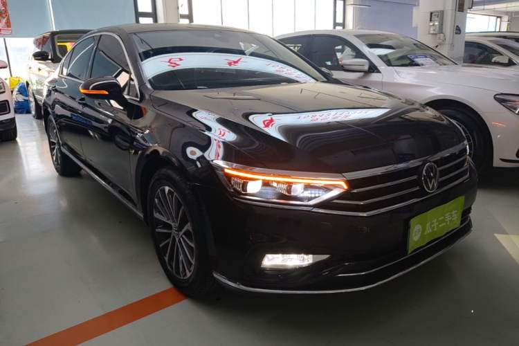 Used Volkswagen Magotan 2020 380TSI DSG Luxury Version Front Right 45 Deg