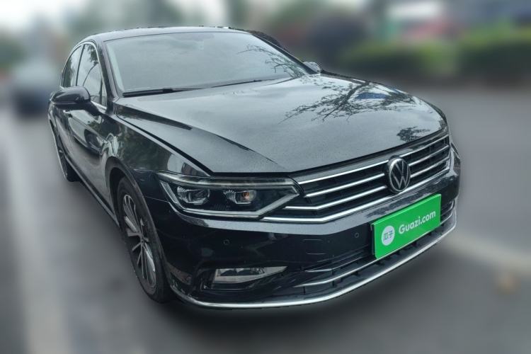 Used Volkswagen Magotan 2020 330TSI DSG Luxury Edition Front Right 45 Deg