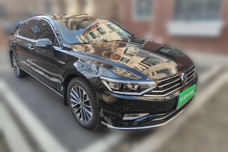 Used Volkswagen Magotan 2020 330TSI DSG Luxury Edition Front Right 45 Deg