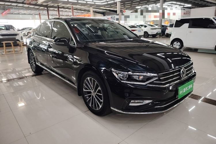 Used Volkswagen Magotan 2020 330TSI DSG Luxury Edition Front Right 45 Deg