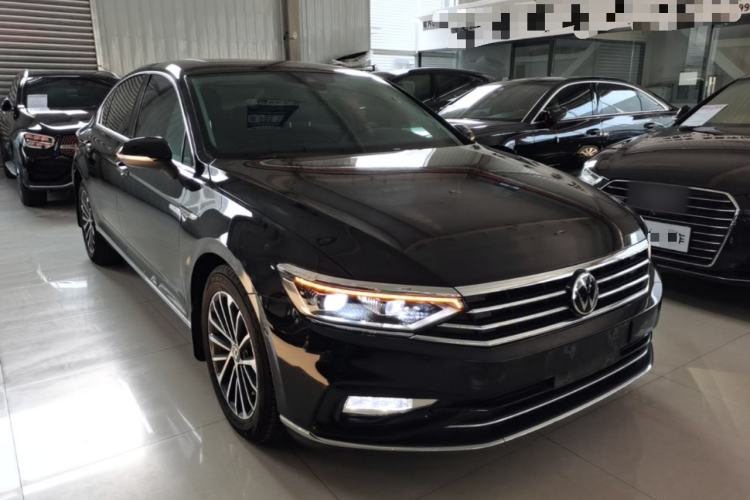 Used Volkswagen Magotan 2020 380TSI DSG Luxury Version Front Right 45 Deg