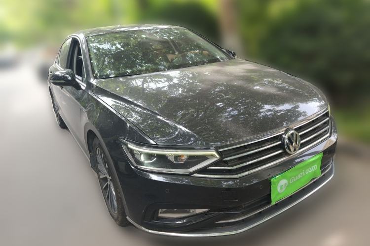Used Volkswagen Magotan 2020 330TSI DSG Luxury Edition Front Right 45 Deg