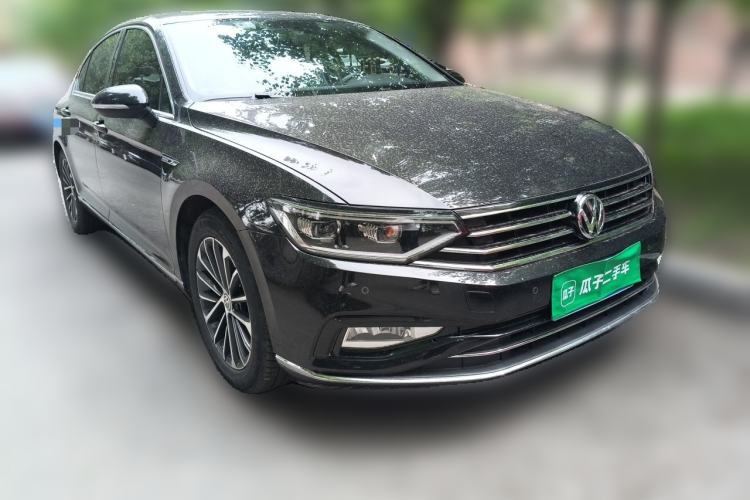 Used Volkswagen Magotan 2020 330TSI DSG Luxury Edition Front Right 45 Deg