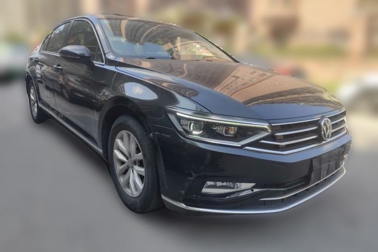 Used Volkswagen Magotan 2020 280TSI DSG Comfort Edition Front Right 45 Deg