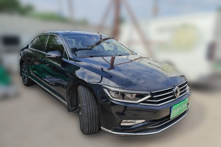 Used Volkswagen Magotan 2020 330TSI DSG Leading Model Front Right 45 Deg