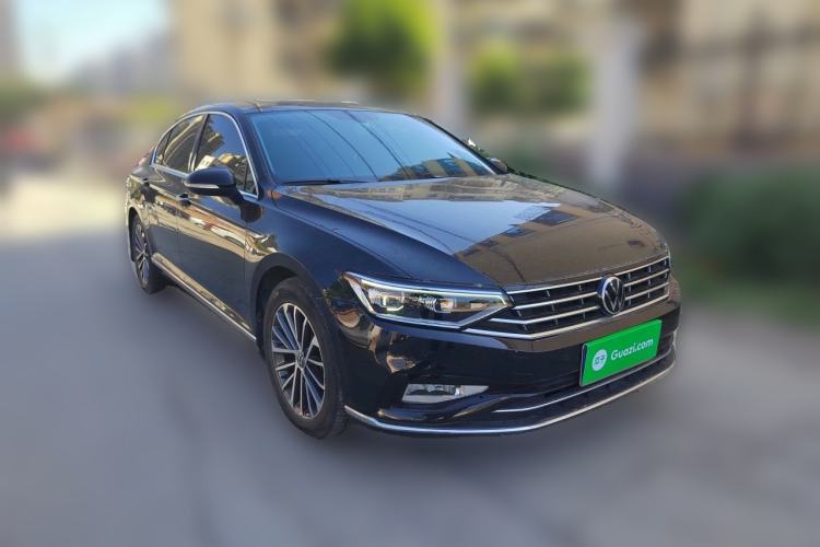 Used Volkswagen Magotan 2020 330TSI DSG Luxury Edition Front Right 45 Deg