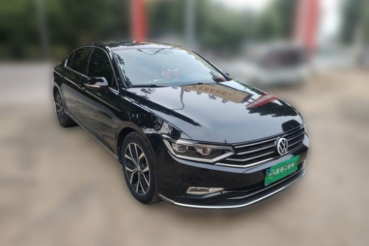 Used Volkswagen Magotan 2020 330TSI DSG Leading Model Front Right 45 Deg
