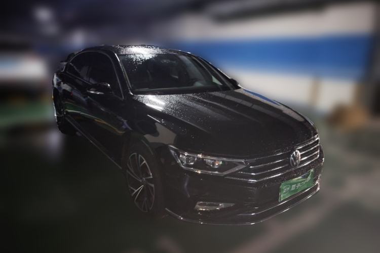 Used Volkswagen Magotan 2020 330TSI DSG Luxury Edition Front Right 45 Deg