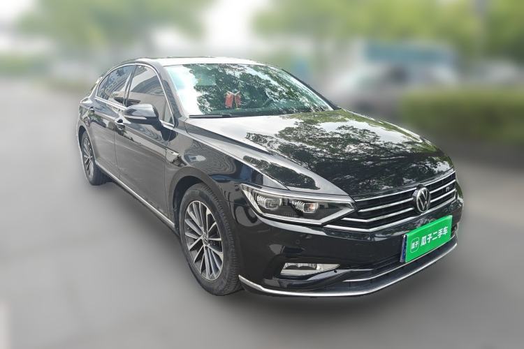 Used Volkswagen Magotan 2020 330TSI DSG Luxury Edition Front Right 45 Deg