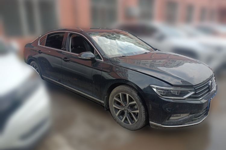 Used Volkswagen Magotan 2020 330TSI DSG Leading Model Front Right 45 Deg