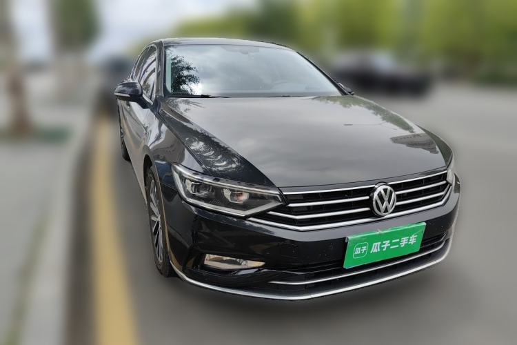 Used Volkswagen Magotan 2020 330TSI DSG Luxury Edition Front Right 45 Deg