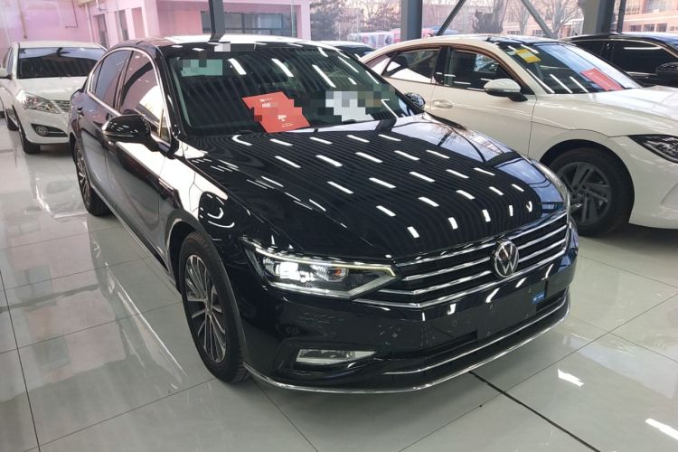 Used Volkswagen Magotan 2020 330TSI DSG Luxury Edition Front Right 45 Deg